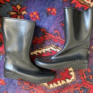 Sperry top Sider black rain boots.